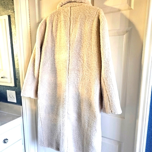 NWT Bearpaw Sherpa Fleece Mid Length Women's Coat. Button Closure, Cream Size 2X - Picture 3 of 9